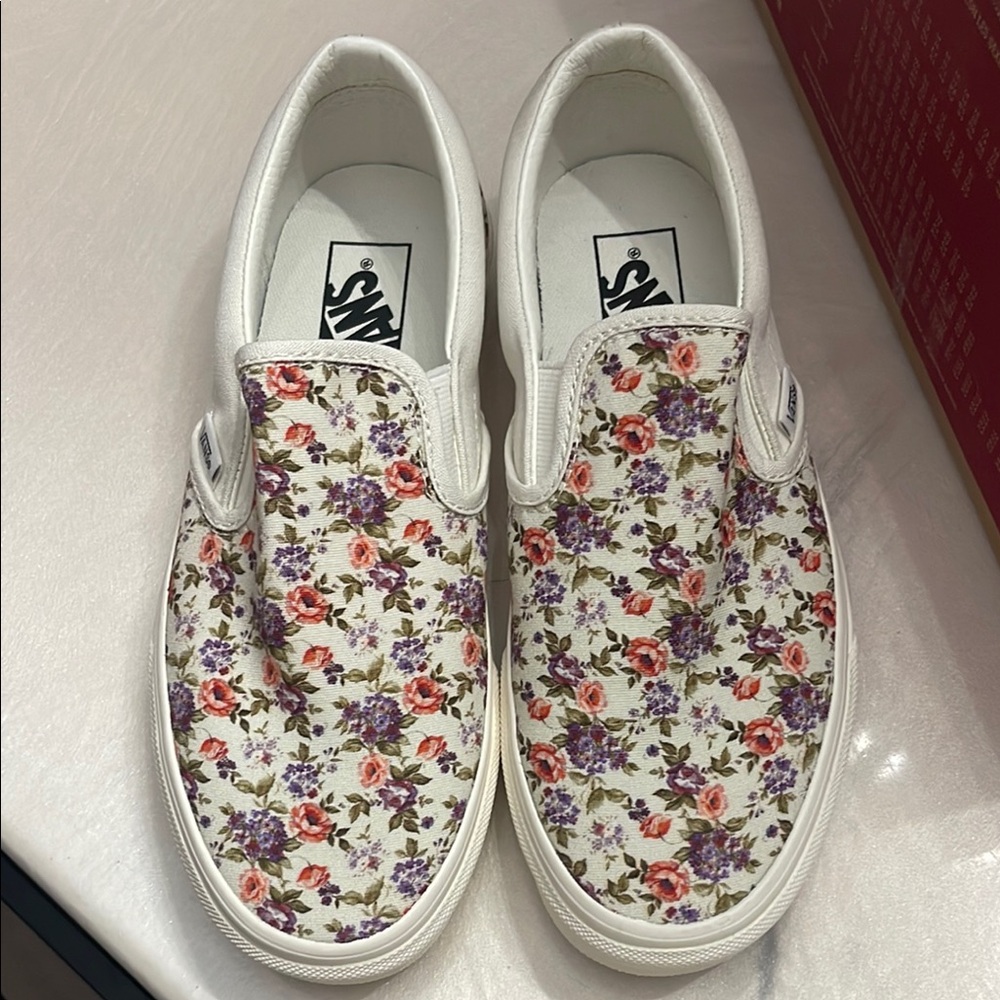 Vans Women's Floral Slip-On Shoes - White and Multicolor in box never worn